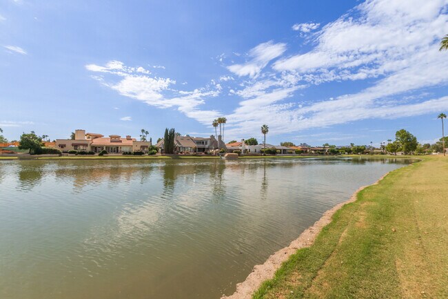 Building Photo - 8175 E Del Cuarzo Dr