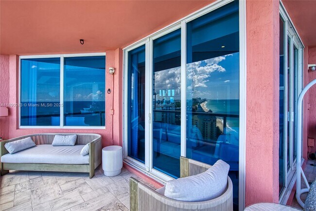 Building Photo - 2110 N Ocean Blvd