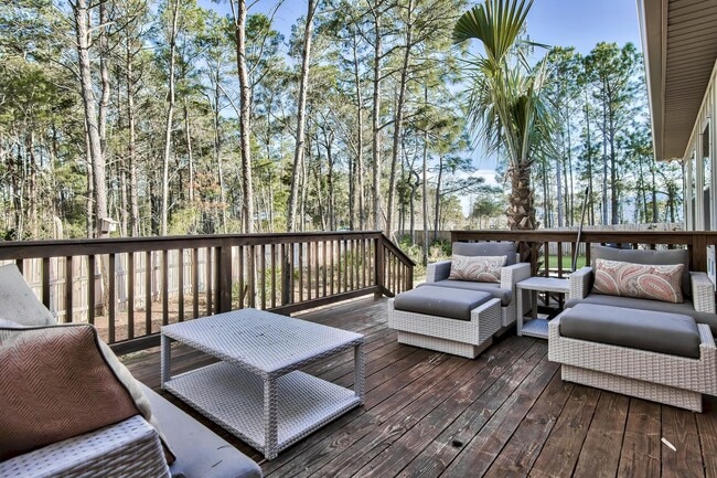 Building Photo - 187 Tropical Breeze Dr