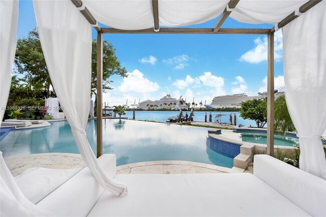 Building Photo - 100 Palm Ave