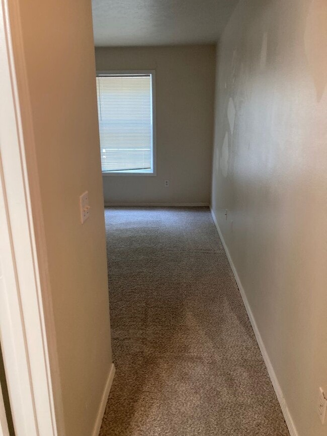 Building Photo - Home For Rent