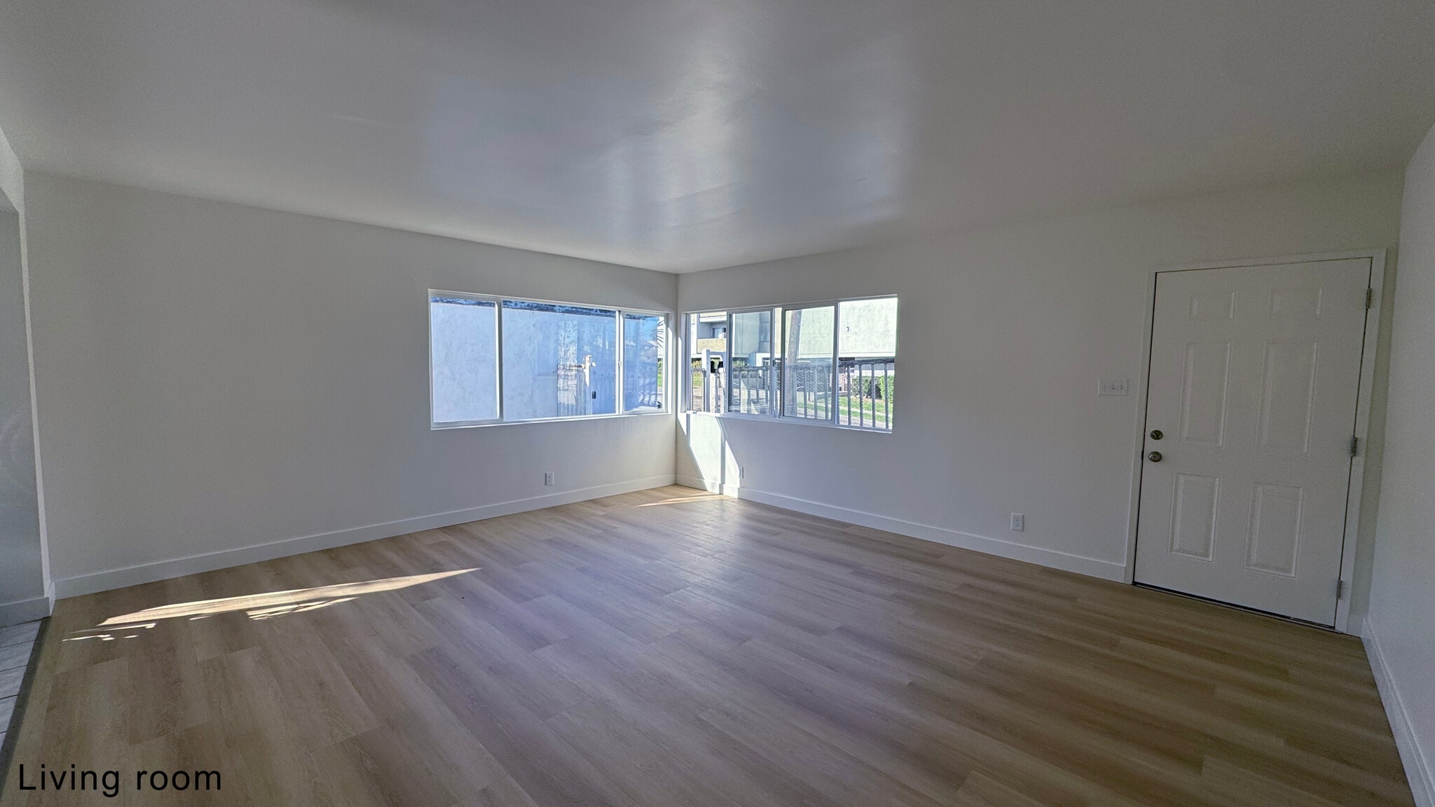 Living room - 716 Glenway Dr