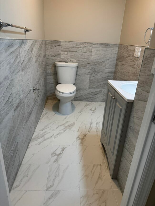 Building Photo - 7506 4th Ave