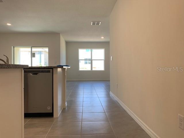 Building Photo - 2685 Magnolia Ave