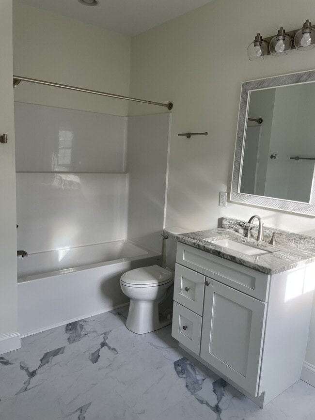 Building Photo - 1013 Ohio St