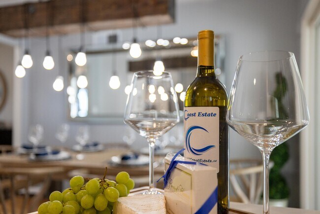 Building Photo - 1571 David Ave