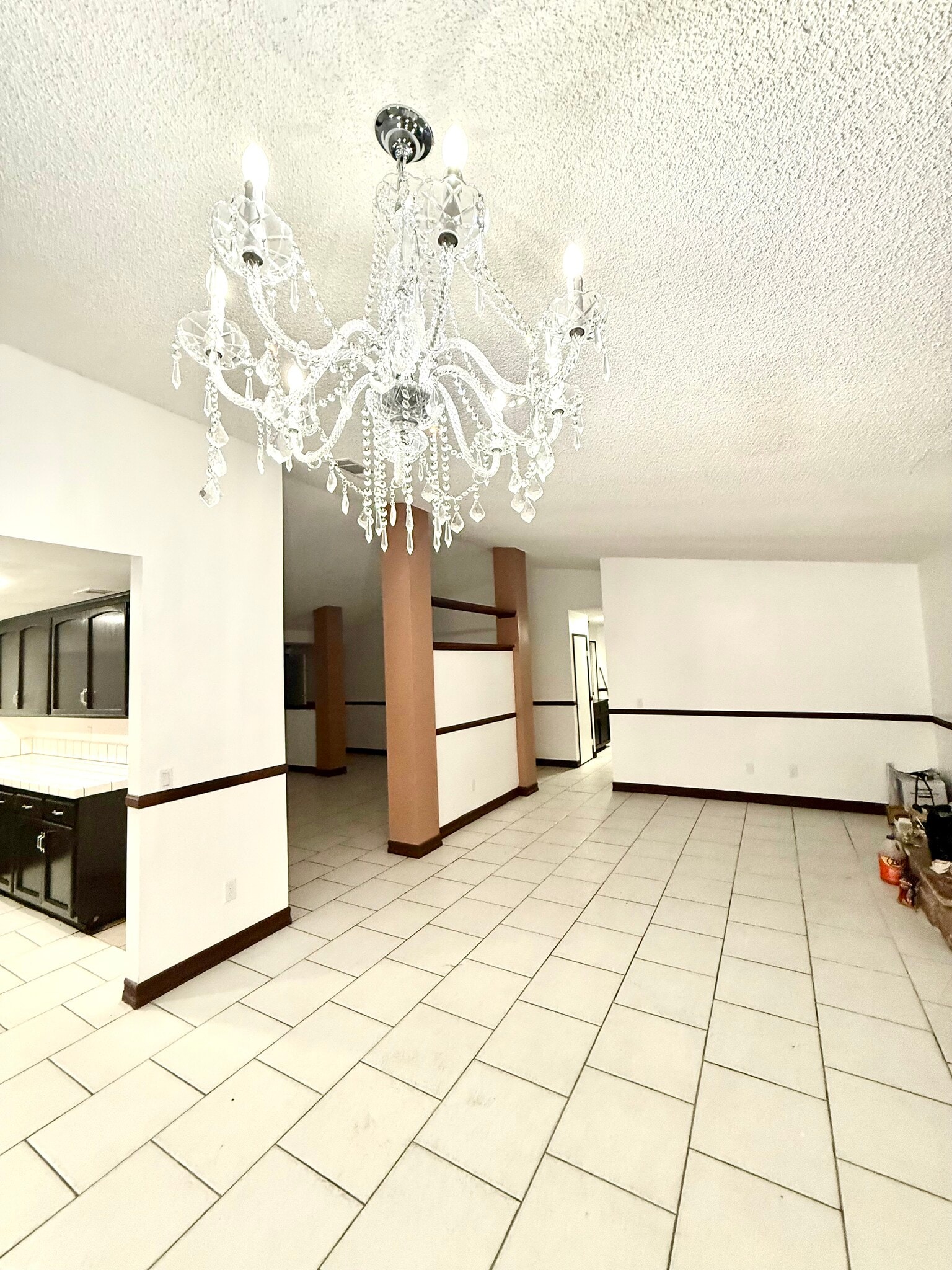 Building Photo - 2920 Bixby Dr