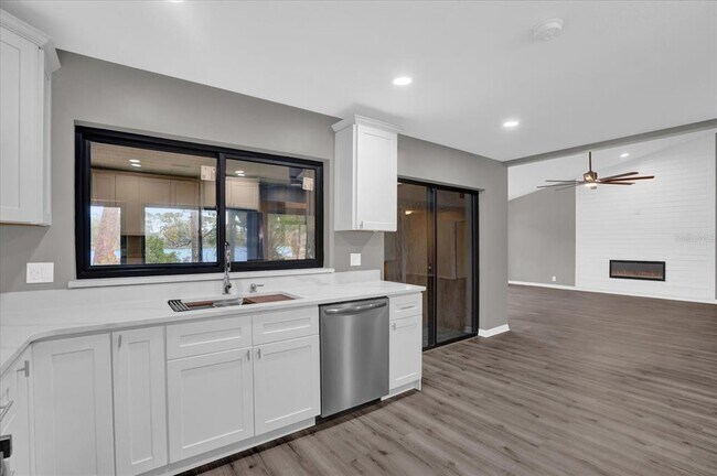 Building Photo - 3966 Lake Mira Dr