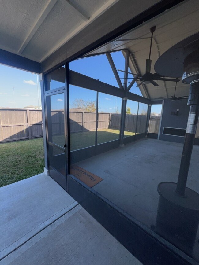 Building Photo - 24026 Hay Iron Dr