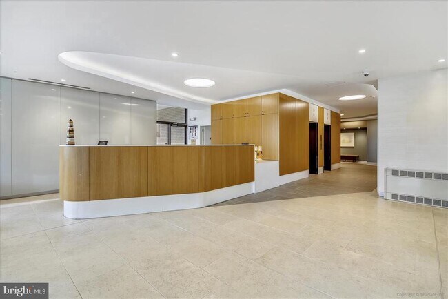 Building Photo - 4141 Henderson Rd