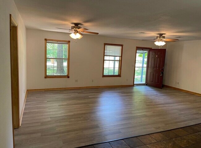 Building Photo - 4110 Derrick St