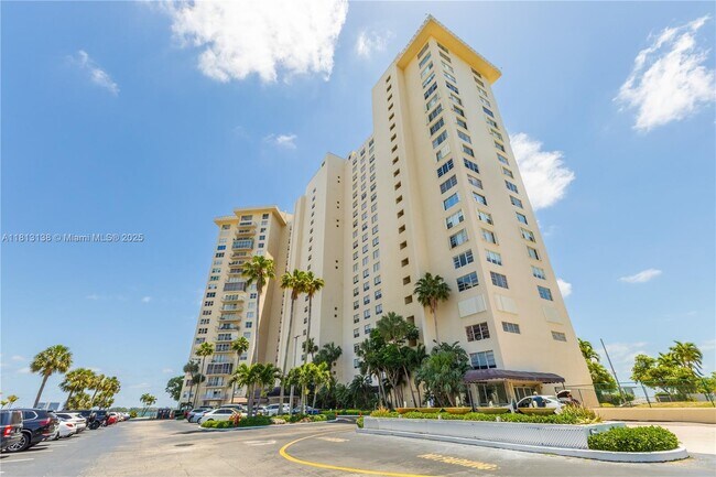 Building Photo - 11111 Biscayne Blvd