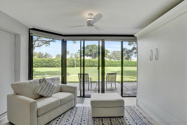 Building Photo - 5355 10th Fairway Dr