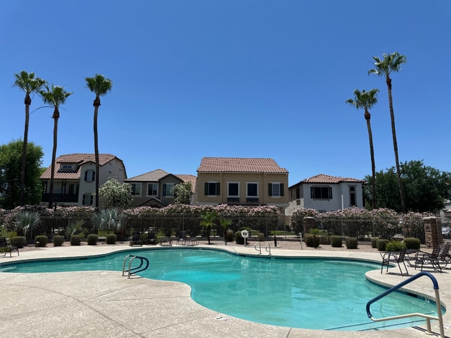 Building Photo - Charming Gilbert Home in Prime Location!