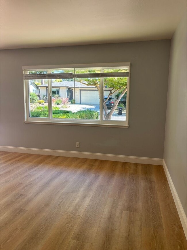 Building Photo - Palo Alto 3 Bed. 1 Bath Home Available now...