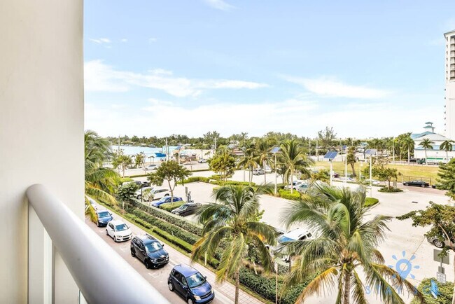 Building Photo - 777 N Ocean Dr