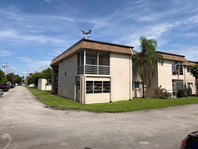 Building Photo - 500 Bonnie Blvd