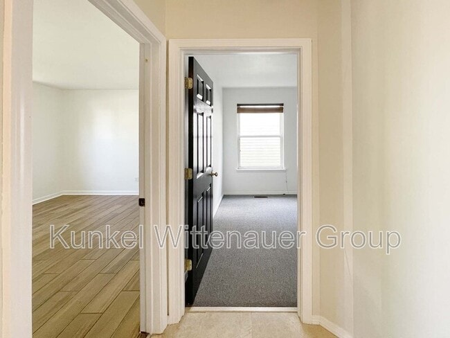 Building Photo - 2746 Brookrun Dr