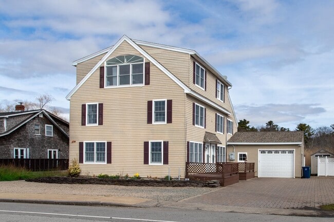 Building Photo - 518 High St