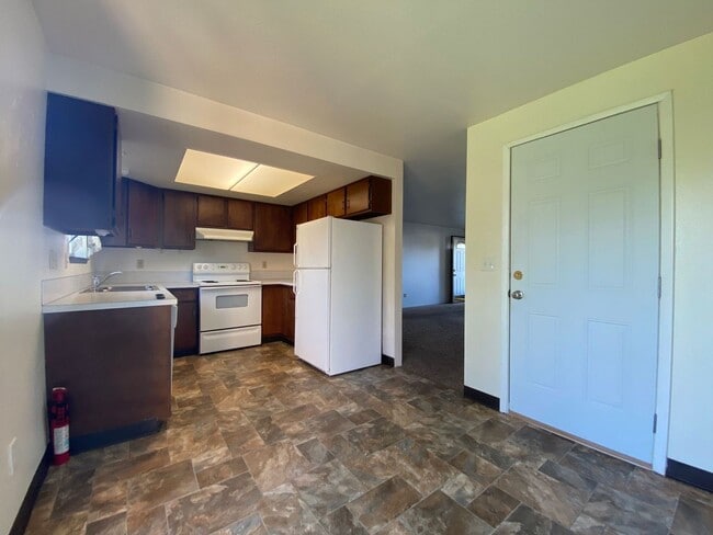 Building Photo - Cute Duplex