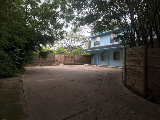 Building Photo - 2105 Rabb Rd