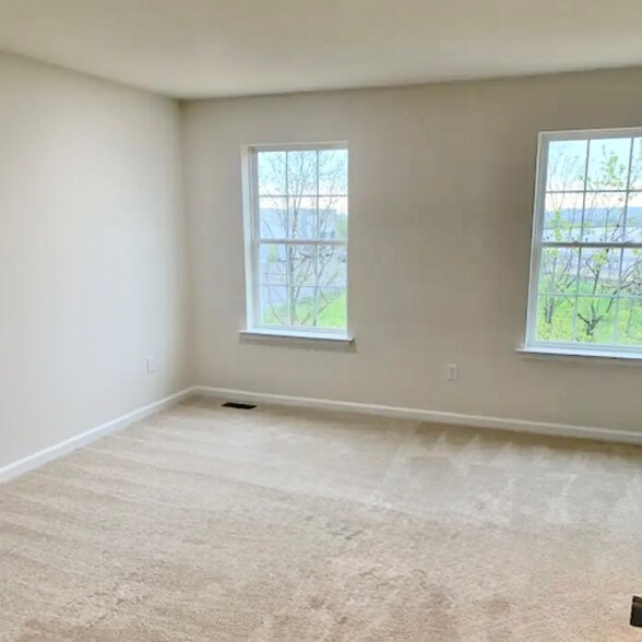 Building Photo - 1391 Black Forest Dr