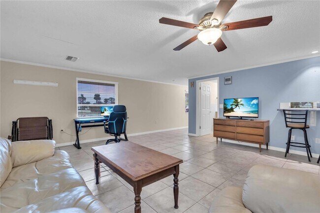 Building Photo - 7420 Cass Cir