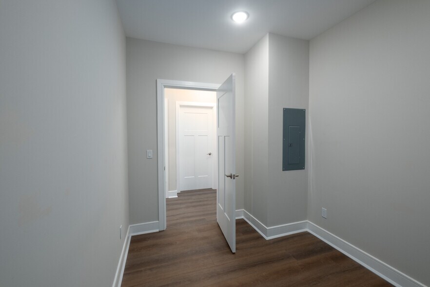 Building Photo - 1806 Route 9D