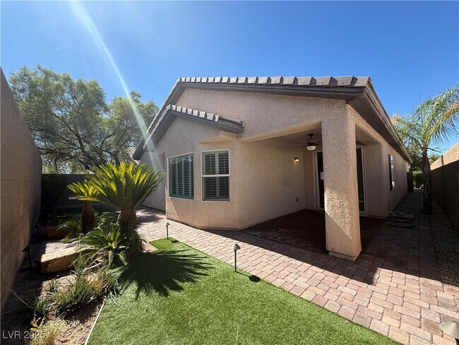 Building Photo - 2739 Mintlaw Ave