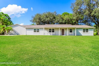 Building Photo - 1219 Scottish St SW