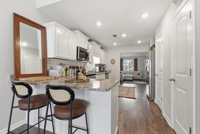 Building Photo - 220 Ruth Wy