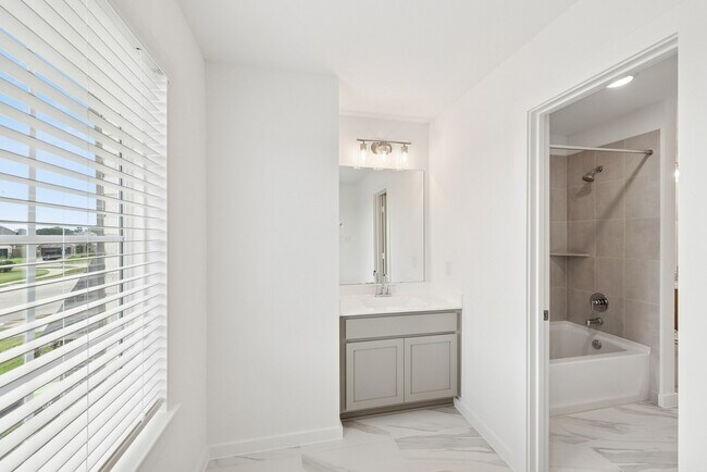 Building Photo - 5847 Sunrise Btm Ln