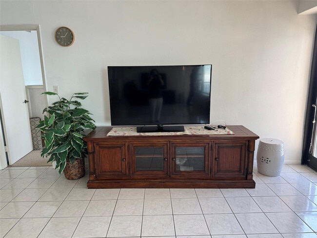 Building Photo - 3800 Galt Ocean Dr