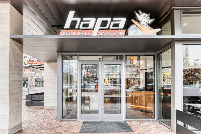 Building Photo - 350 S Jackson St