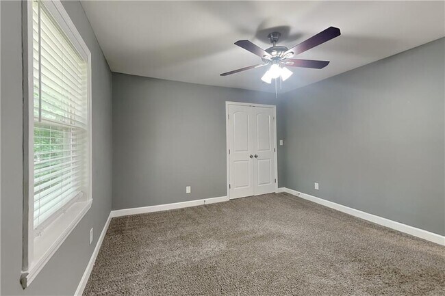 Building Photo - 3832 Meadow Ln