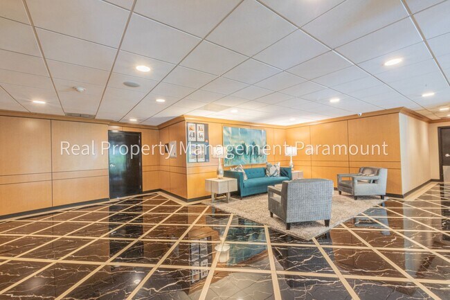 Building Photo - Beautiful One Bedroom Apartment in Los Ang...