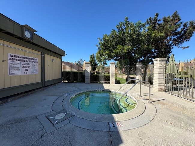 Building Photo - Beautiful 3Bd/2Ba In a Great Location!