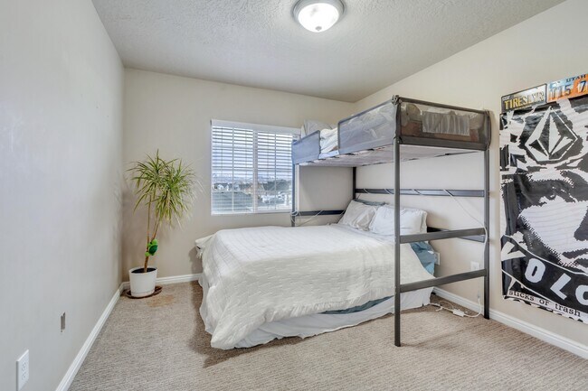 Building Photo - 3357 N 150 W