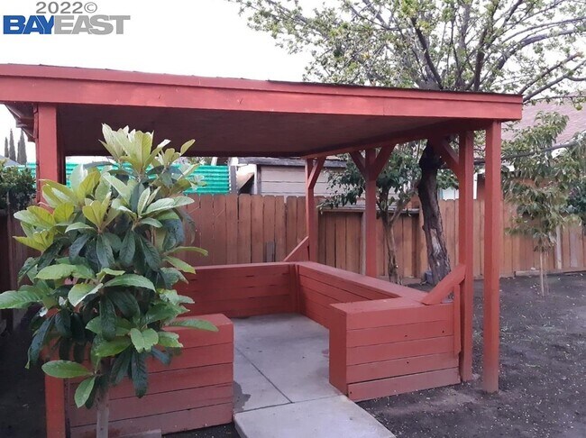 Building Photo - 1205 Cribari Dr