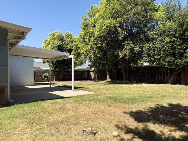 Building Photo - Charming and newly upgraded home. AVAILABL...
