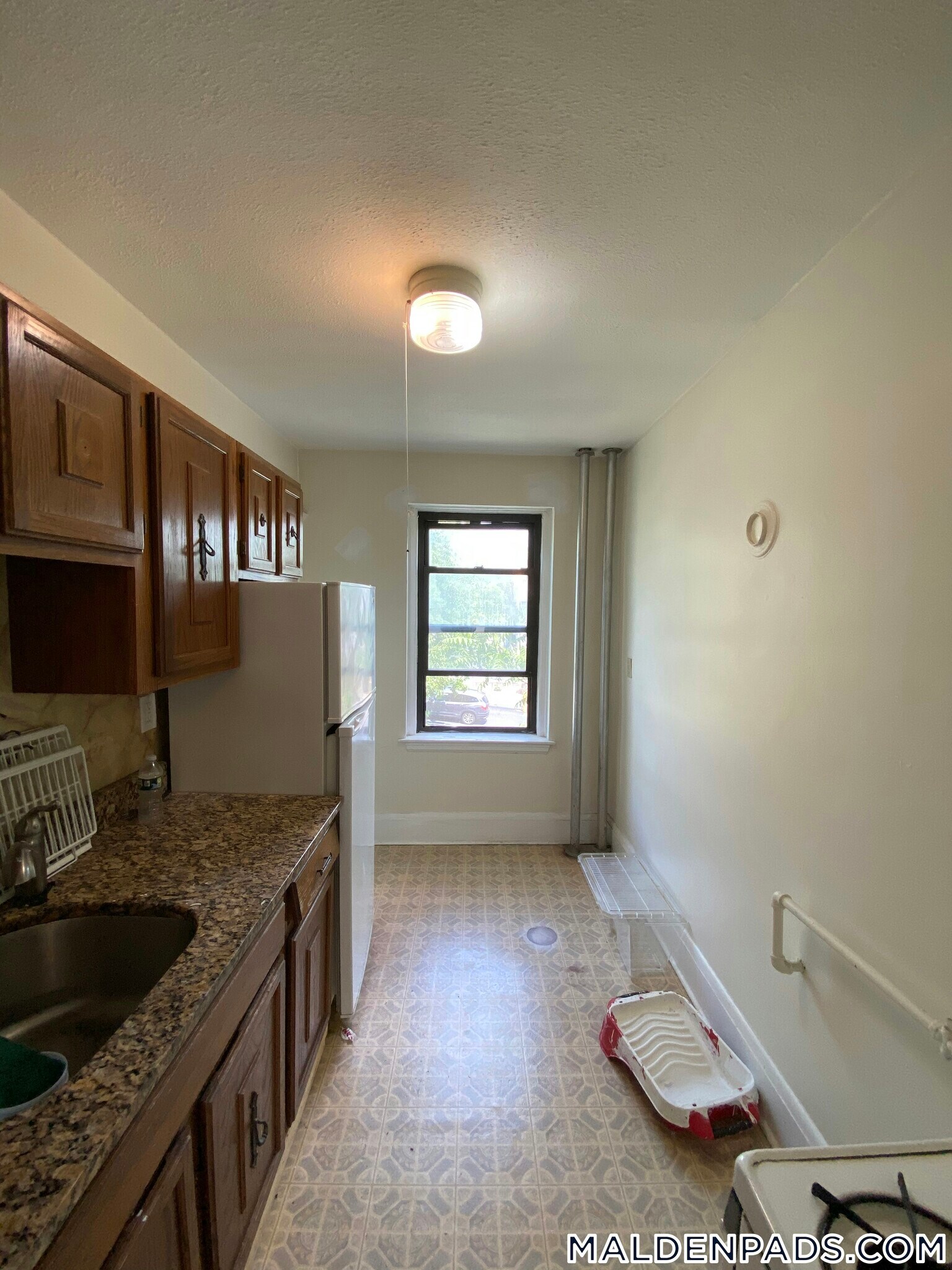 Building Photo - 349 Pleasant St