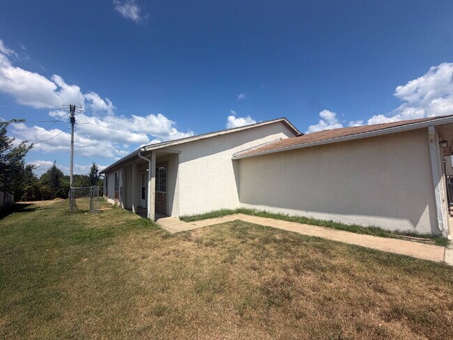 Building Photo - 116 Fritts Way