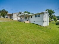 Building Photo - One-Level Living in Kingsport with Screened Porch & Large Yard