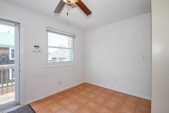 Building Photo - LOVELY 2 BR, 2 FULL BATH CONDO 1 BLOCK FROM THE CHESAPEAKE BAY!!