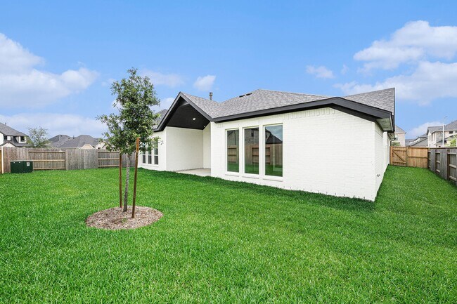 Building Photo - 3515 Lauriston Dr