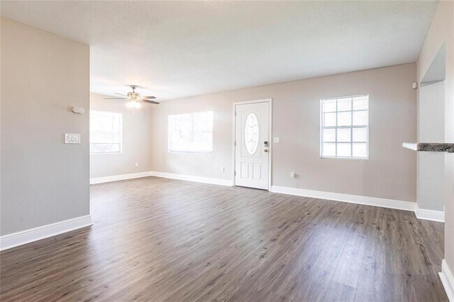 Building Photo - 6230 S Martindale Ave