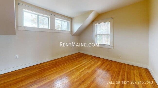 Building Photo - 1015 May St