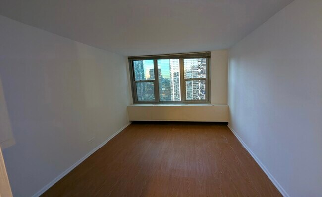 Building Photo - 400 E Randolph St