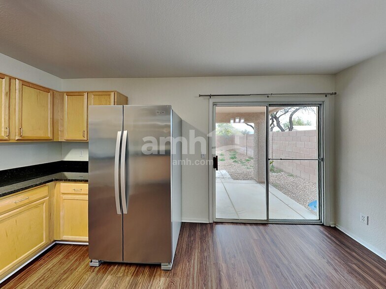 Building Photo - 10453 E Haymarket St