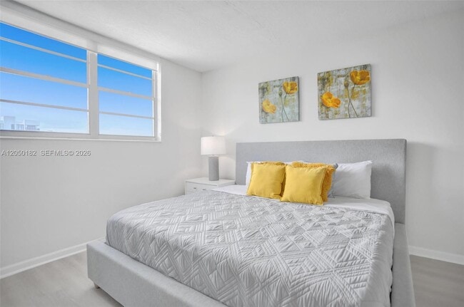 Building Photo - 3000 S Ocean Dr
